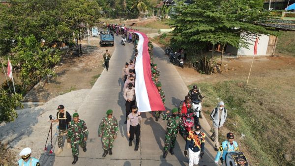 Kirab Merah Putih Awali Peringatan Maulid Nabi Muhammad SAW di Desa Kalipancur Bojong