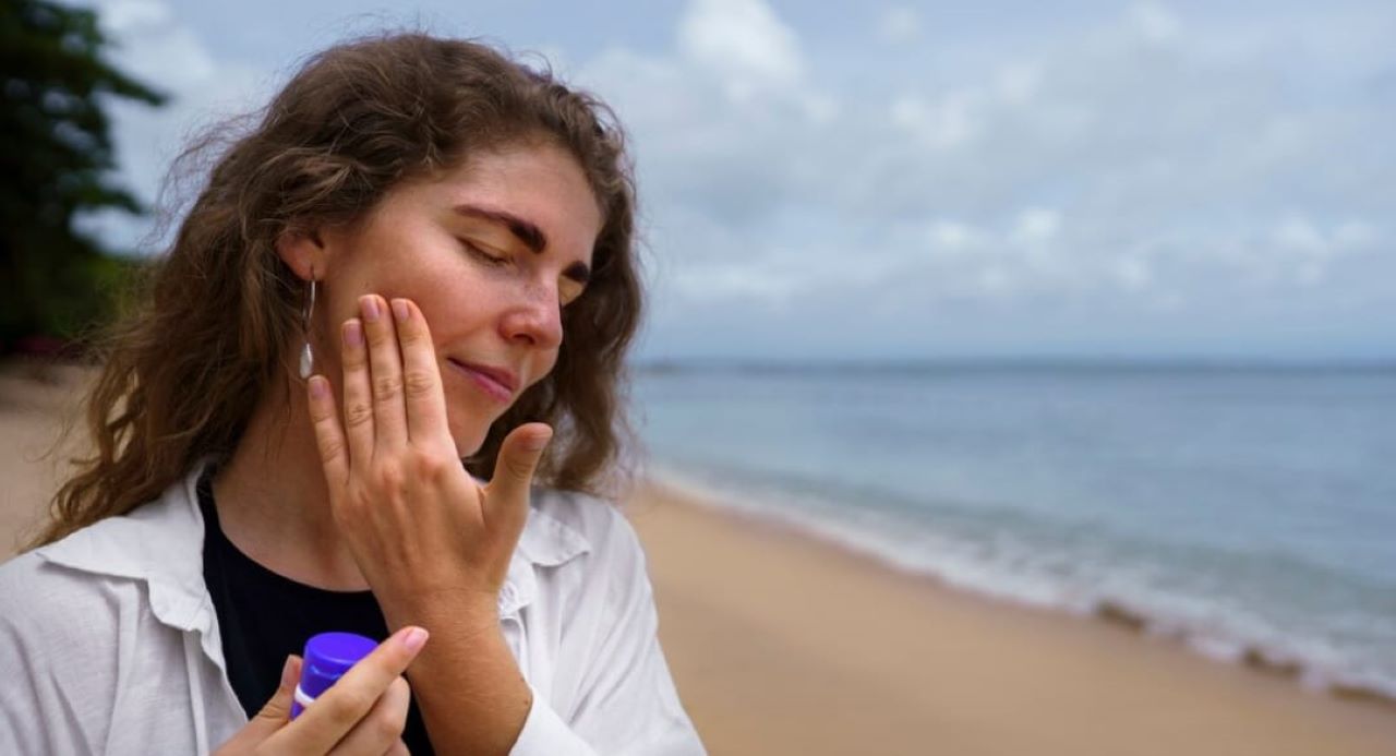 Rekomendasi Sunscreen yang Terbukti Ampuh Hilangkan Flek Hitam, Bantu Samarkan Kerutan!