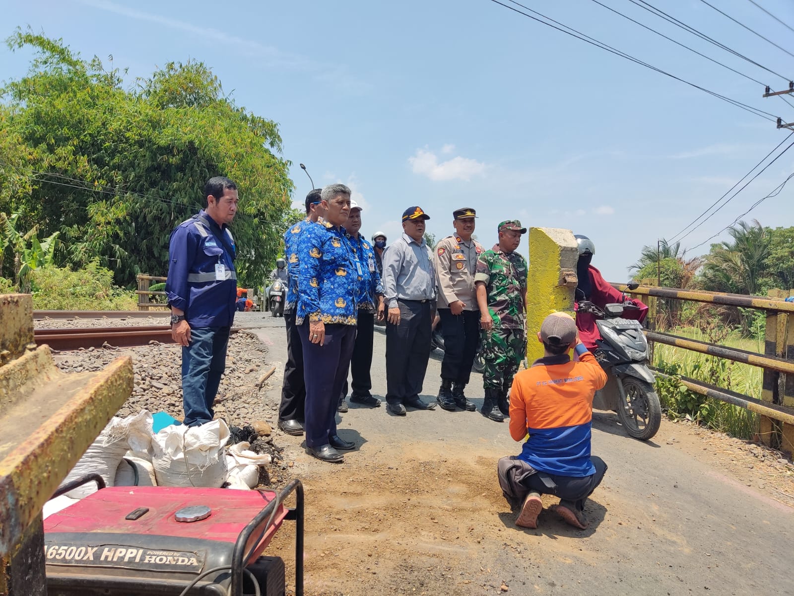 PT KAI Pasang Patok Sterilisasi Kereta Api di Wilayah Kabupaten Pekalongan