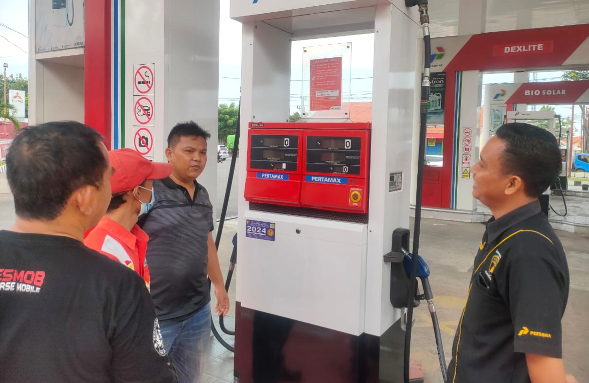 Cegah Kecurangan Pengisian dan Transaksi BBM jelang Idulfitri, Polisi Cek 12 SPBU di Kota Pekalongan