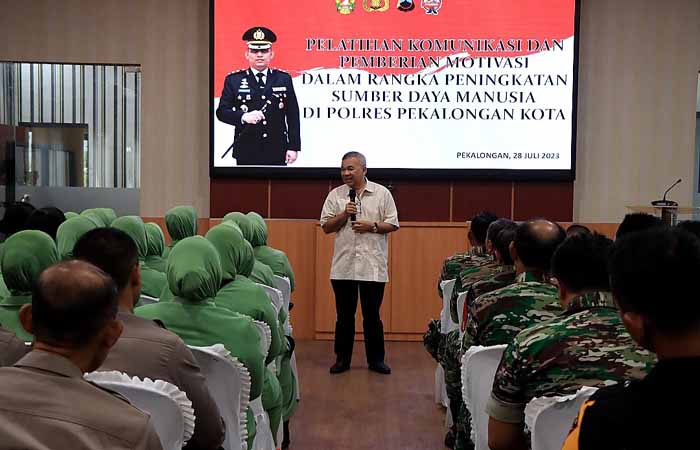 Personel TNI-Polri Diminta Berkomunikasi dengan Hati dan Hati-Hati 