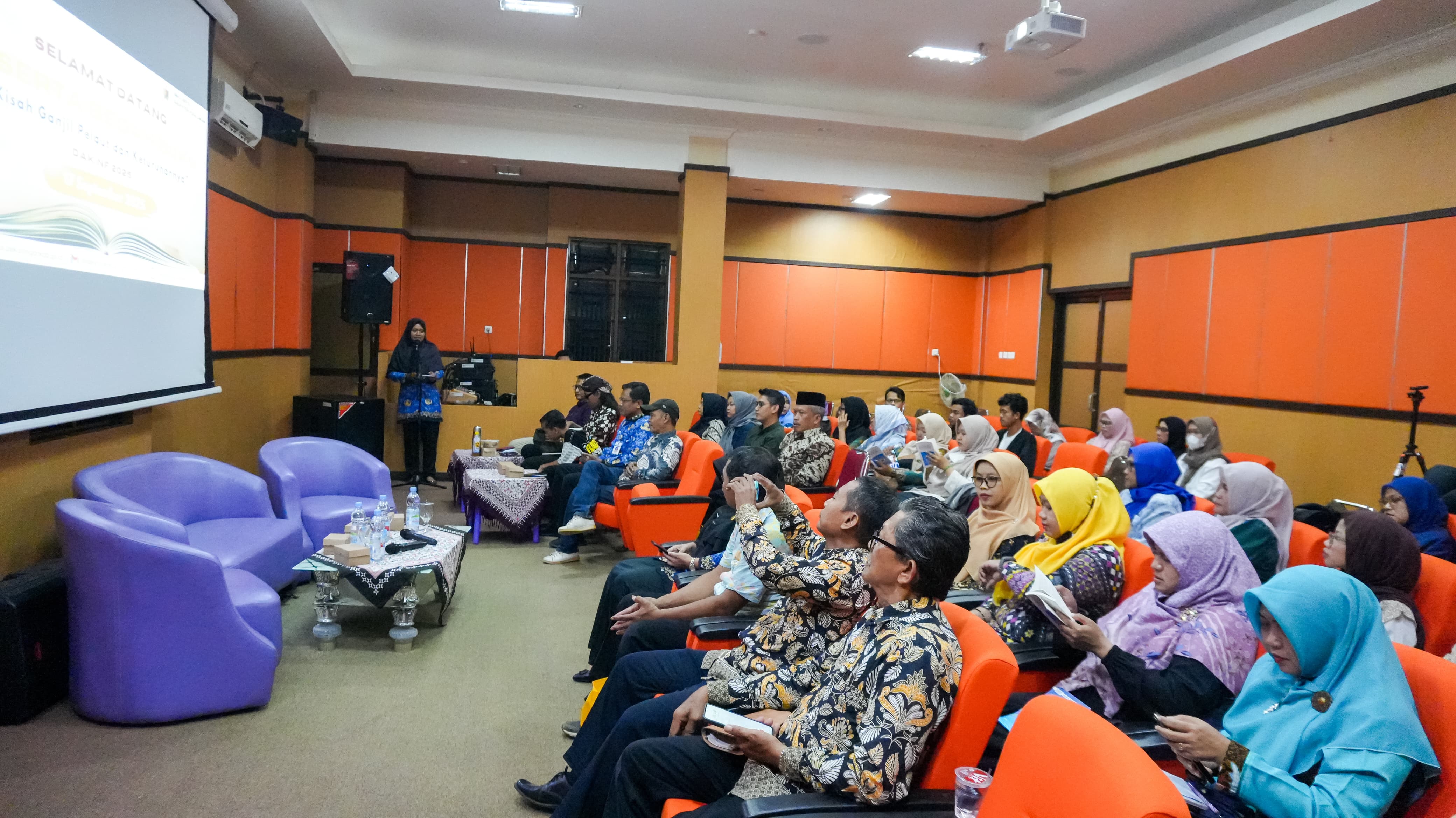 Bedah Buku Karya Guru SMPN 2 Kesesi, Dinas Arpus Dorong Penguatan Literasi di Kabupaten Pekalongan