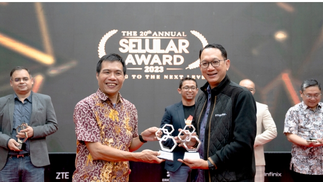 Gerakan Smartfren 100 Persen untuk Indonesia, Raih Penghargaan Selular Awards 2023