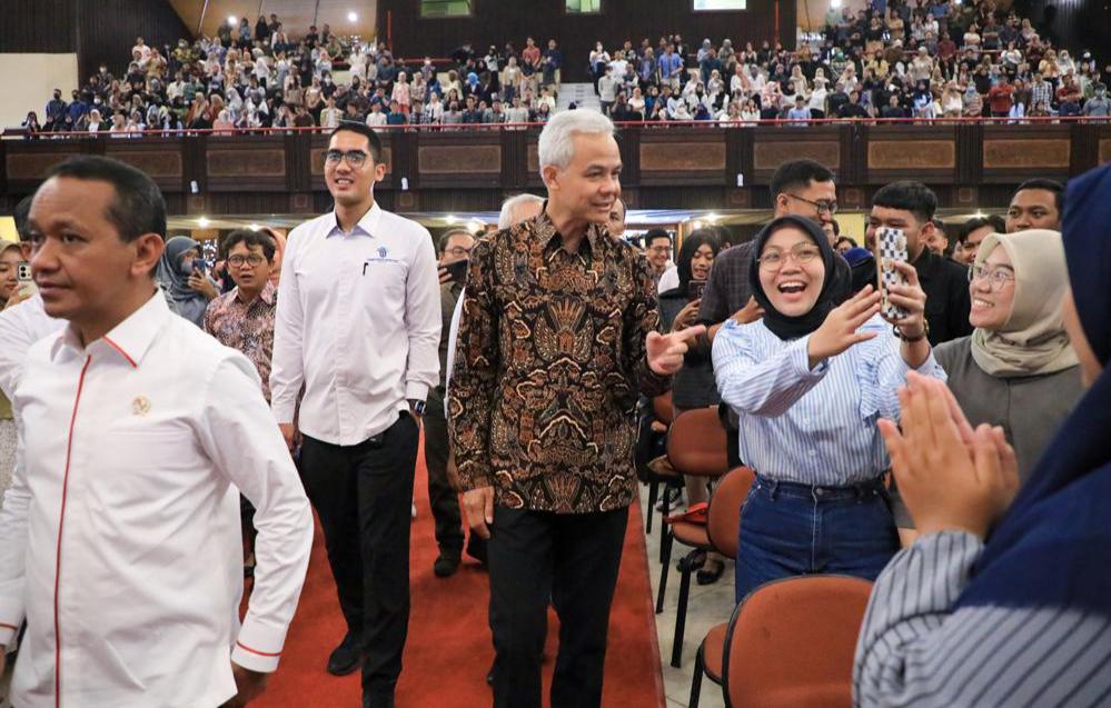 Beri Pembekalan 3150 Calon Wisudawan UGM, Ganjar Cerita Masa Susah Zaman Kuliah