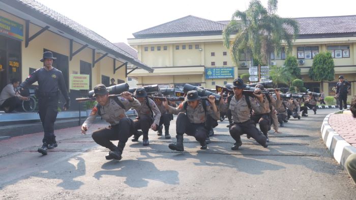 Tradisi Pemantapan dan Pembaretan, Kapolres Pekalongan Lepas 25 Bintara Polri Lulusan TA 2023/2024