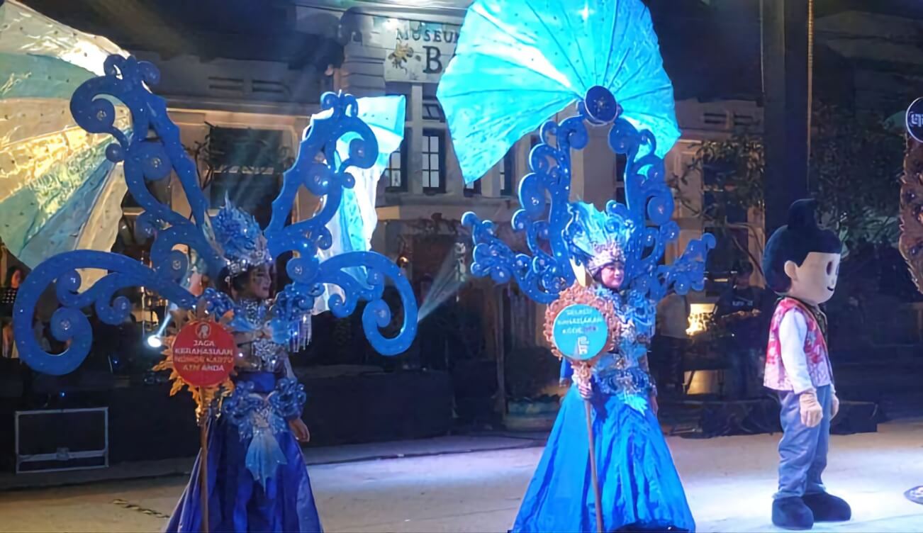 Kembali Digelar, Pekalongan Batik Night Carnival 2024 Tampilkan Keindahan Batik dalam 4 Benua Dunia