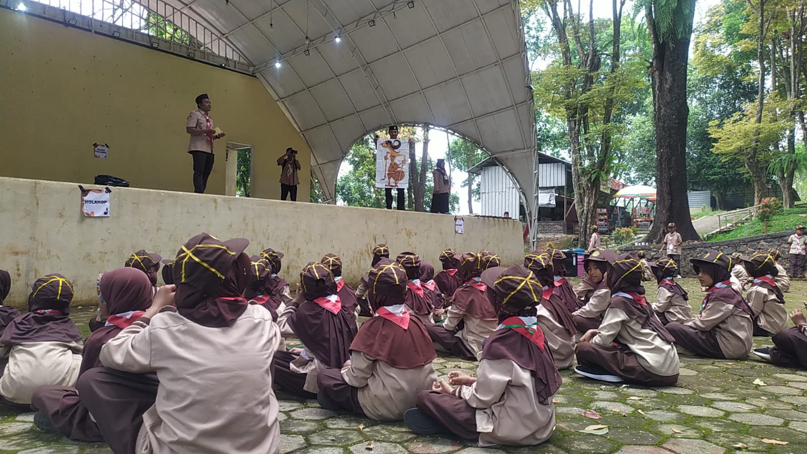 MIS Sidorejo Gelar Persari di Linggo Asri, Ajarkan Kepramukaan Menuju Garuda Gembira, Rajin, Unik dan Dinamis