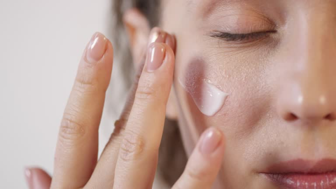 Deretan Sunscreen untuk Memperbaiki Skin Barrier yang Murah, Mulai 20 Ribuan Aja!