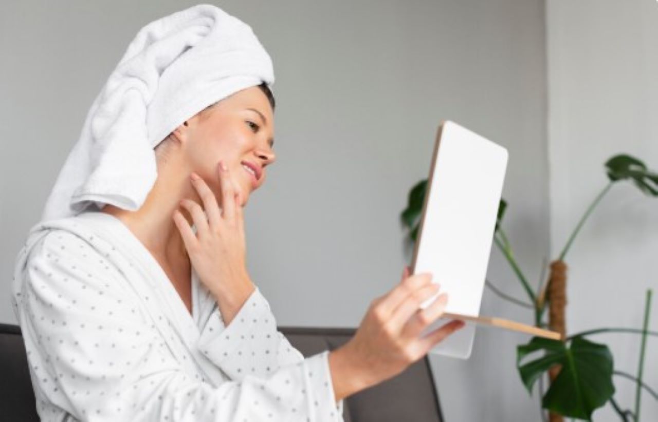 Begini Cara Perawatan Kulit Berminyak yang Sensitif dan Berjerawat, 4 Langkah Simple tapi Bikin Glowing