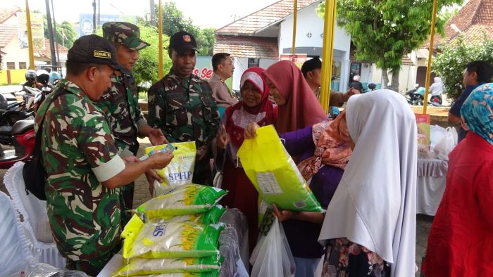HUT TNI Ke-80, Kodim Pekalongan Gelar Pasar Murah di Doro