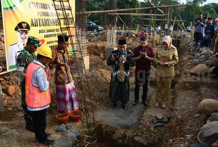 Nama Masjid di Langkap Diambil Ortu Bupati