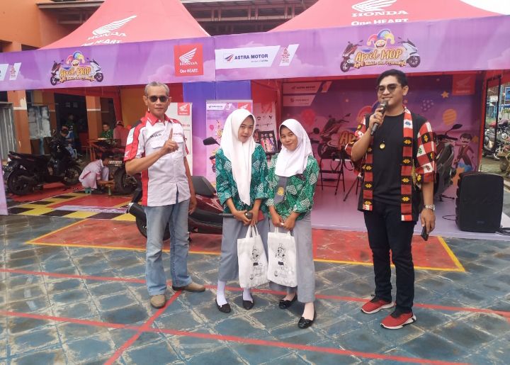 SMK Muhammadiyah Kedungwuni Gelar Safety Riding Bersama Honda Muncul Jaya Sakti Pekalongan