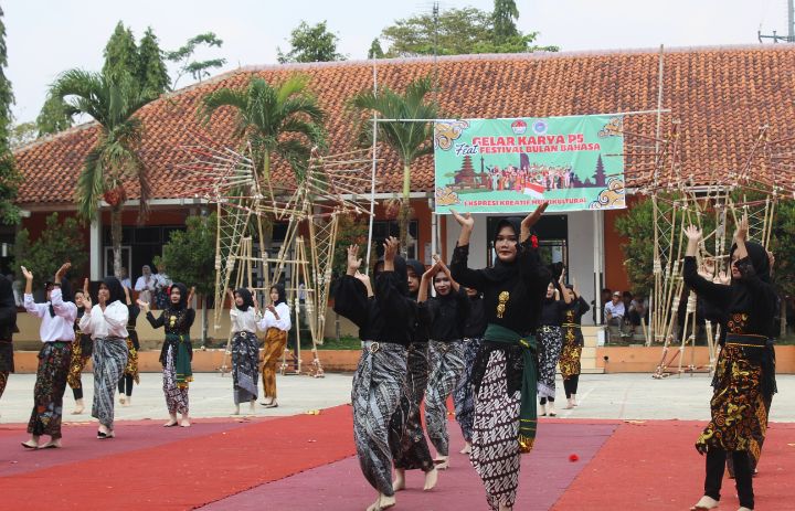 Gelar Karya P5 dan Festival Bulan Bahasa Berlangsung Meriah di SMK N 1 Karangdadap