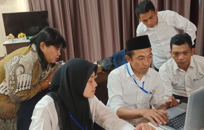 Workshop Implementasi Kurikulum Merdeka untuk Peningkatan Kompetensi Tutor PKBM Jabal Rokhmah