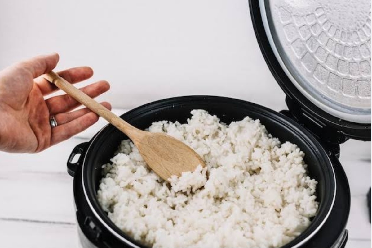 Begini 4 Cara Membersihkan Kerak di Rice Cooker dengan Cepat dan Mudah, Pakai Bahan Ini untuk Menghilangkanya!