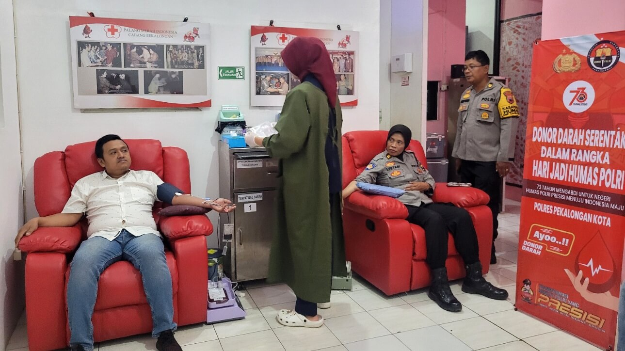 Donor Darah Peringati HUT ke-73 Humas Polri, Wartawan Kota Pekalongan Ikut Berpartisipasi