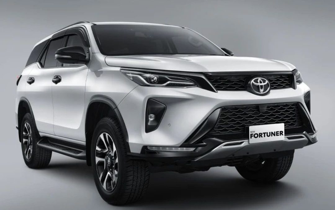 Toyota Fortuner Facelift 2024 Resmi Meluncur di Indonesia, Harga dan Fiturnya Sebanding!