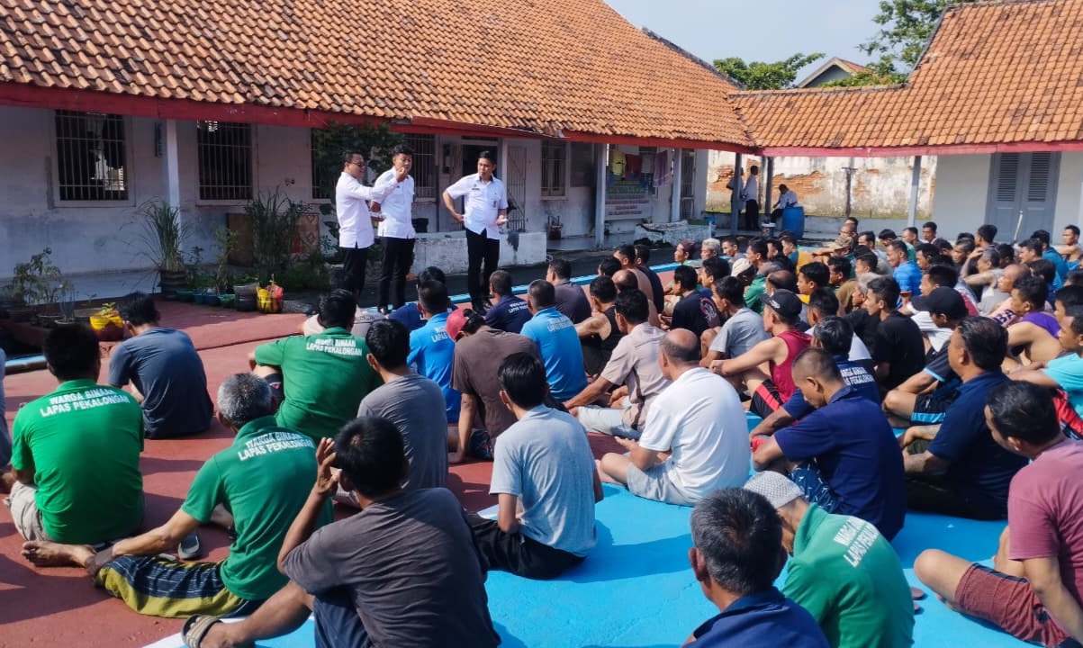 Kepala KPLP Lapas Pekalongan Tegaskan Disiplin, Warga Binaan Diimbau Patuhi Tata Tertib