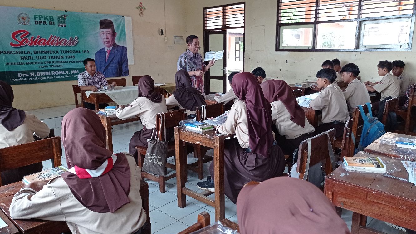 Murid SMPN 1 Buaran Diberikan Sosialisasi 4 Pilar