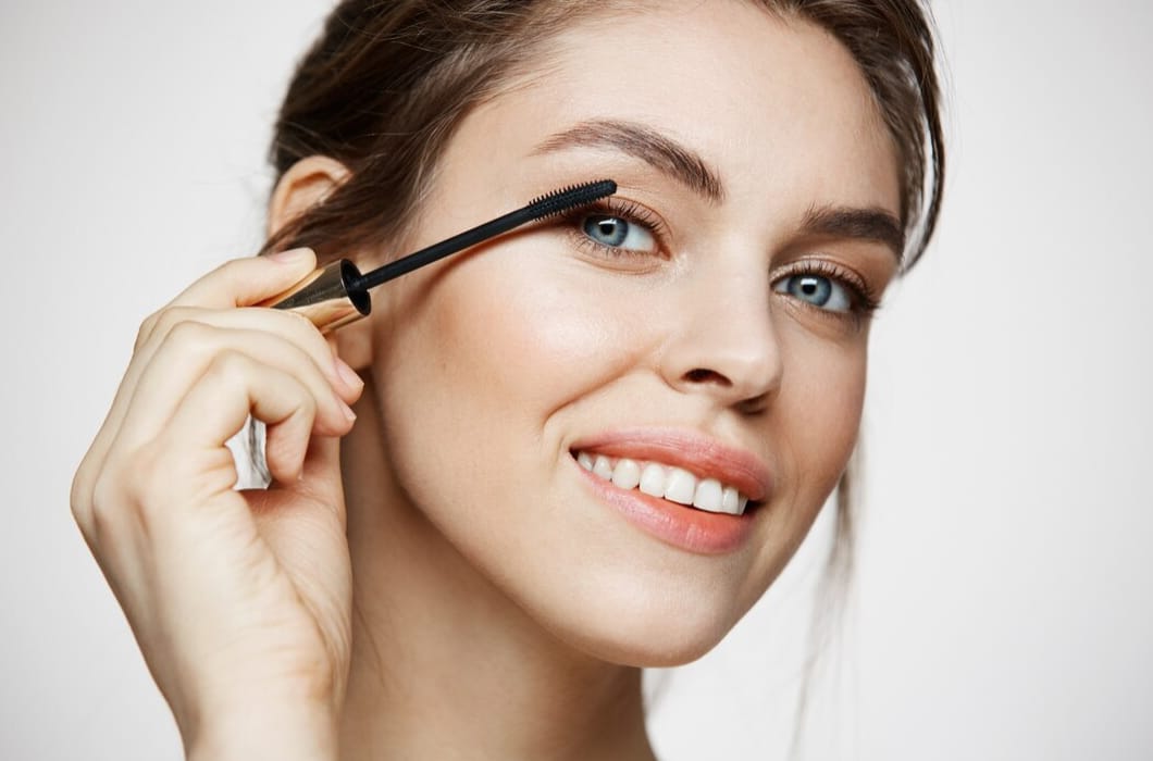 4 Rekomendasi Maskara Terbaik dari Brand Lokal yang Tahan Lama dan Anti Gumpal