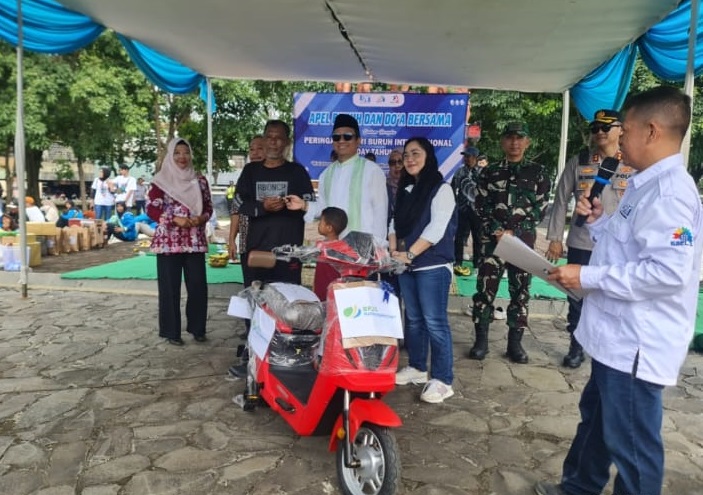 Buruh Pekalongan Raya Peringati May Day dengan Doa, Makan Bersama hingga Orasi