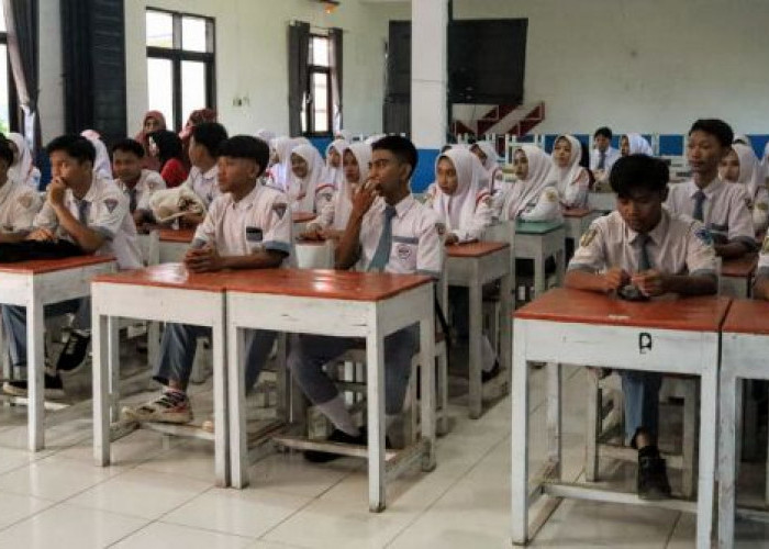 SMK Muhammadiyah Kesesi Beri Pembekalan Siswa Siap Kerja 