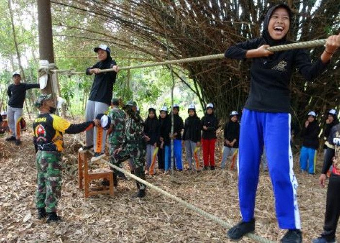 Pelajar SMPN 2 Bojong Digembleng Latihan Dasar Kepemimpinan Selama 2 Hari Oleh TNI Kodim Pekalongan