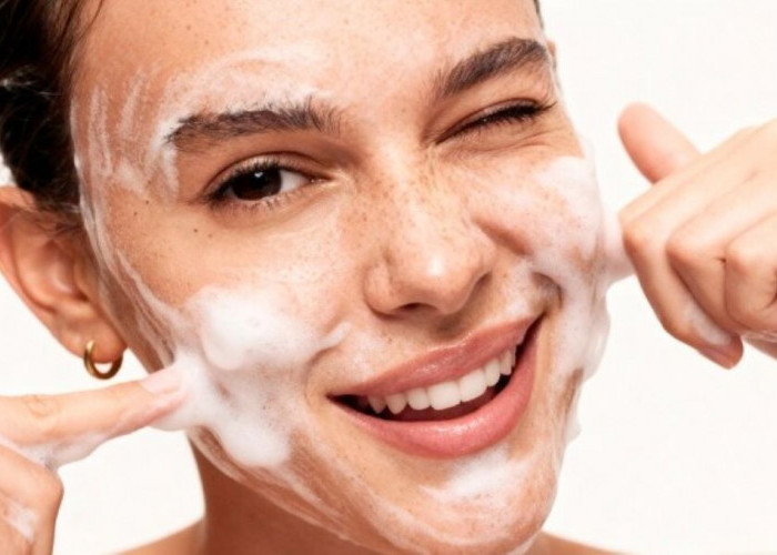 Ini 4 Facial Wash untuk Usia 40 Tahun yang Bikin Kulit Tetap Cantik dan Awet Muda