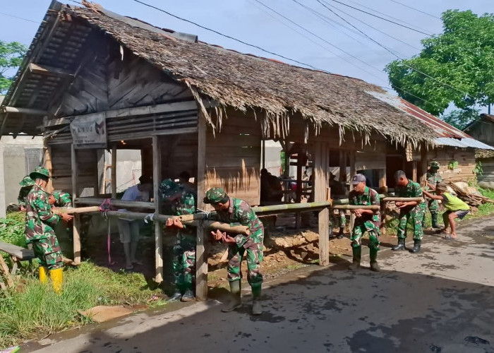 Gotong Royong TNI dan Warga, Warung Makan di Karangdadap Dipindahkan ke Lokasi Lebih Layak