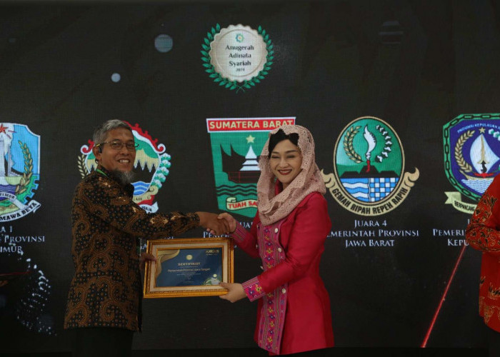 Pemprov Jateng Raih 4 Kategori Anugerah Adinata Syariah 2024 dari Komite Nasional Ekonomi dan Keuangan Syariah