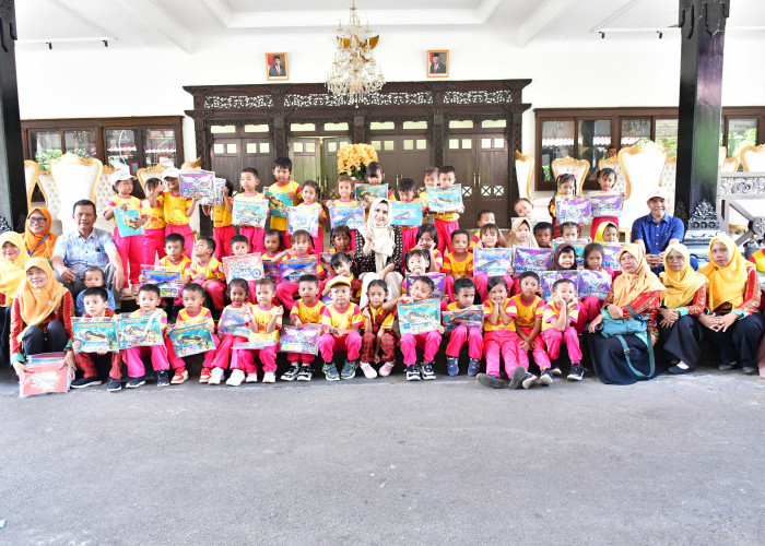 TK Pembina Kecamatan Karanganyar Kunjungi Pendopo Rumah Dinas Bupati