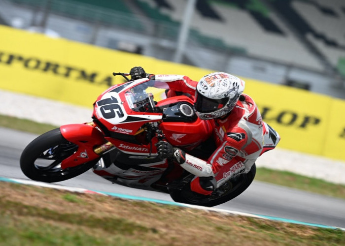 Dari Posisi 30, Rheza Danica Tembus Podium ARRC Sepang