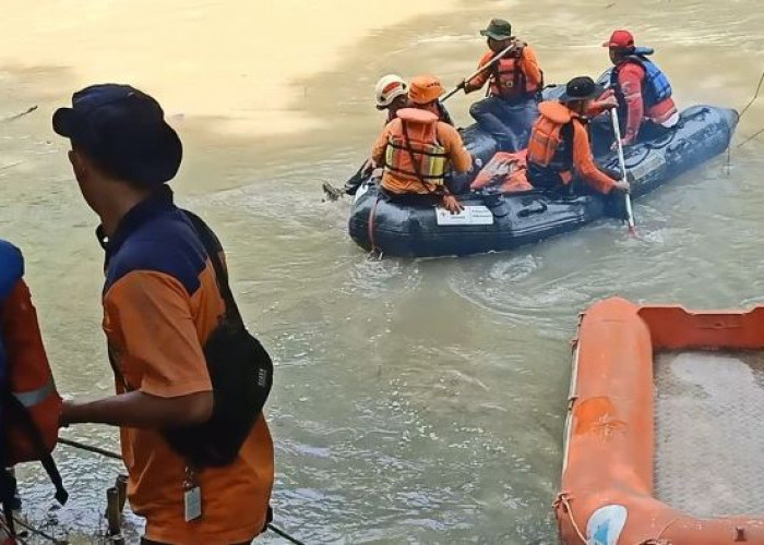 Tim SAR Gabungan Terjunkan 6 Perahu Karet, Pencarian Bocah Tenggelam Hingga ke Muara Pekalongan