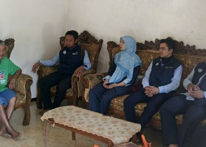 Rumah Petani di Desa Depok Terbakar, Lazismu dan BTM Lebakbarang Salurkan Bantuan