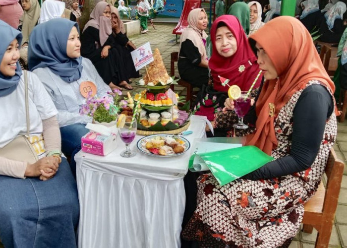 Meriahkan HAB Ke 79, RA Islamic Center Kedungwuni Gelar Lomba Tumpeng Berbahan Dasar Polowijo