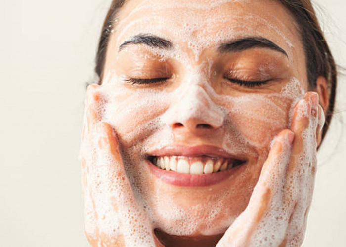 4 Sabun Cuci Muka untuk Menghilangkan Bekas Jerawat dan Memutihkan Wajah