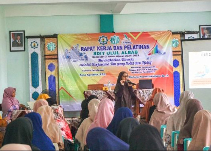 SDIT Ulul Albab Pekalongan Gelar Pelatihan Penanganan Gawat Darurat 