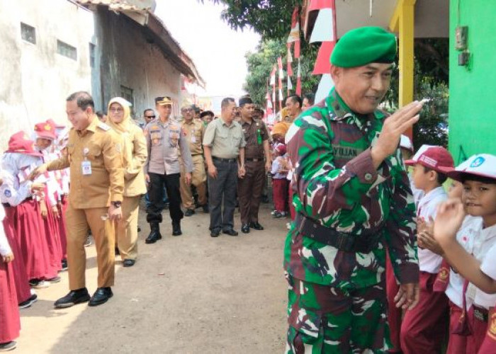 TMMD Pekalongan Dimulai! Jalan 822,8 Meter Diaspal, Bupati Soroti Bullying dan Pernikahan Dini