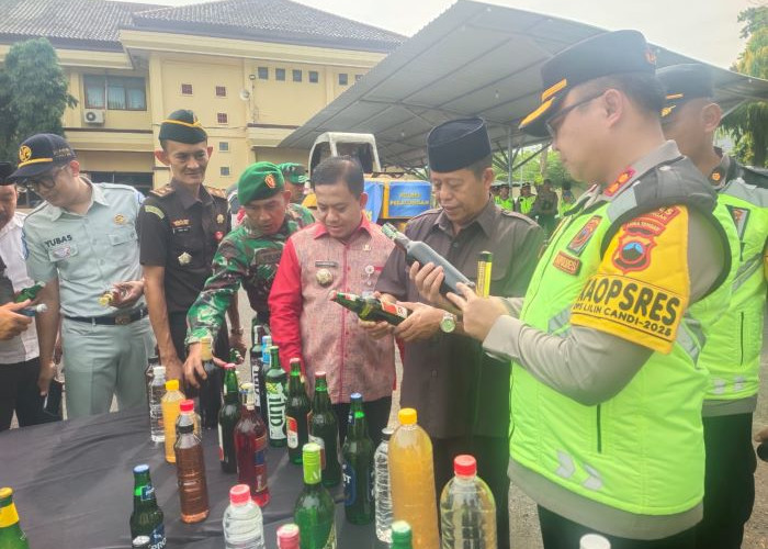 Jelang Nataru 2025, Polres Pekalongan Musnahkan 3.048 Botol Miras