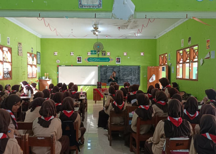 Program “KPU Mengajar” Digelar, Pelajar Pekalongan Disiapkan Jadi Pemilih Kritis