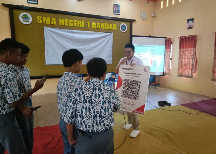 Gencarkan Literasi Keuangan, Pelajar SMAN 1 Bandar Dikenalkan Pembayaran Non Tunai hingga Edukasi Cinta Rupiah