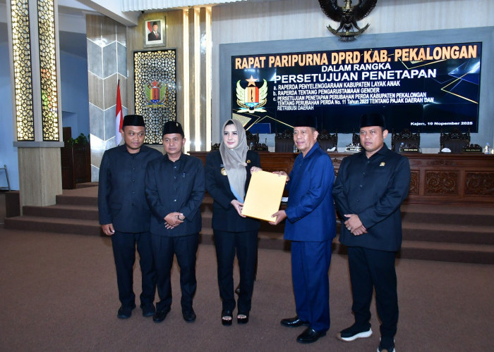 Pemkab & DPRD Kab. Pekalongan Sahkan 3 Raperda, Bupati Fadia Dorong Implementasi Cepat Demi Manfaat Masyarakat