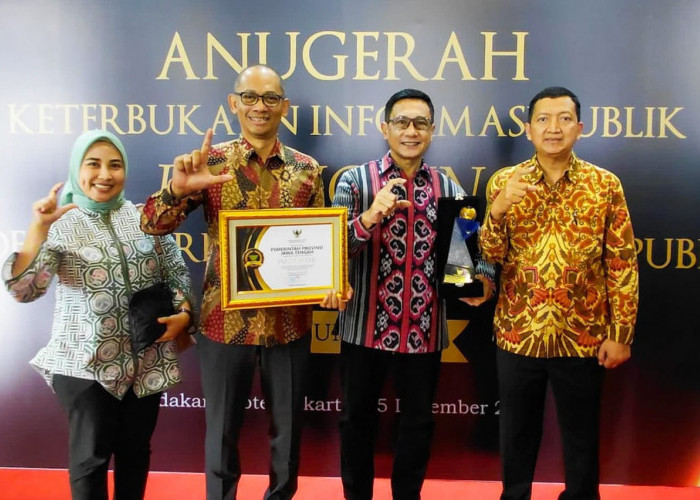 Sediakan Berbagai Kanal Informasi, Pemprov Jateng Raih Anugerah Keterbukaan Informasi Publik 2025