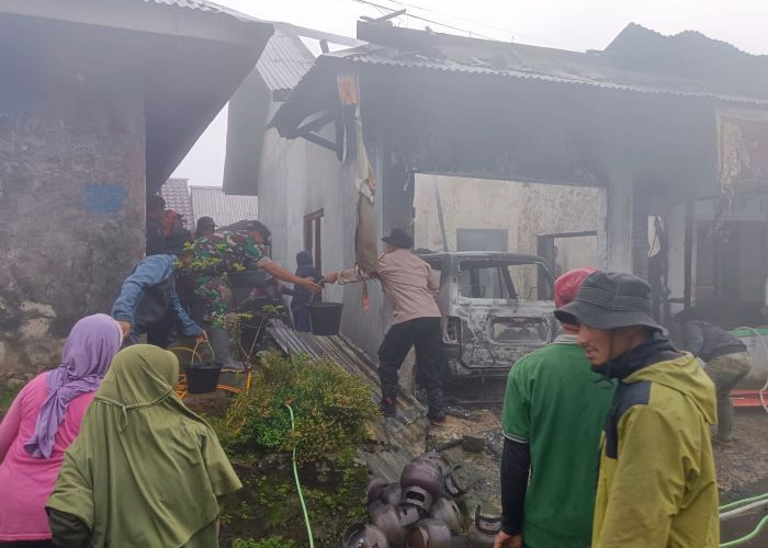 Isi Bensin, Rumah Guru di Petungkriyono Terbakar, Korban Alami Luka Bakar, Dirawat di RSUD Kraton 
