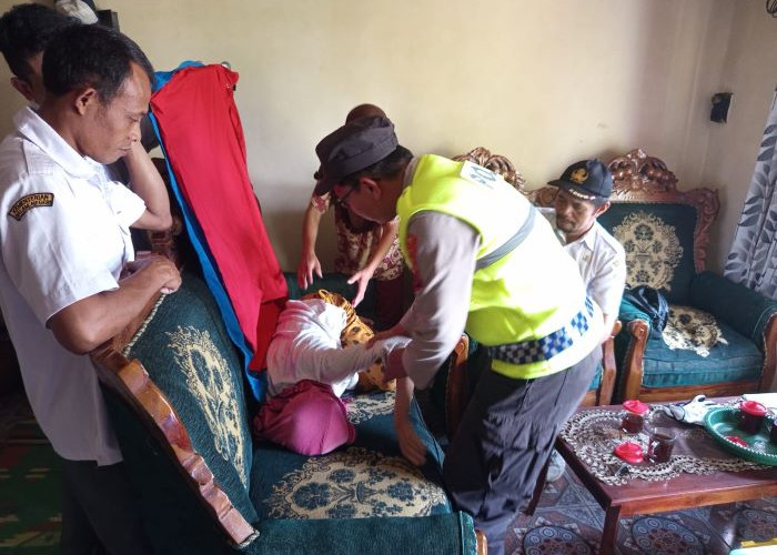 Jemput Bola ke Pegunungan Lebakbarang, Petugas Rekam KTP Elektronik ODGJ agar Bisa Berobat ke RSJ Semarang