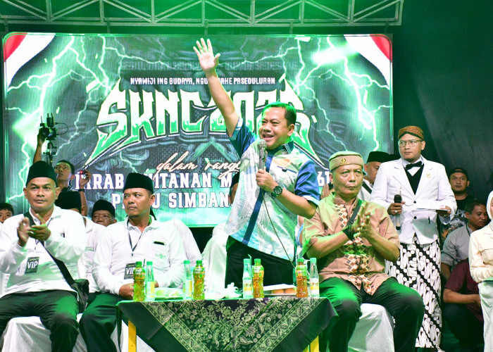 Plt Bupati Pekalongan Sukirman Hadiri Simbang Kulon Night Carnival 2026, Warga Diminta Jaga Kerukunan