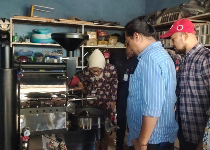 Disperindag Jateng Beri Bantuan Mesin Pengolah Kopi ke Kluster Kopi Kabupaten Pekalongan