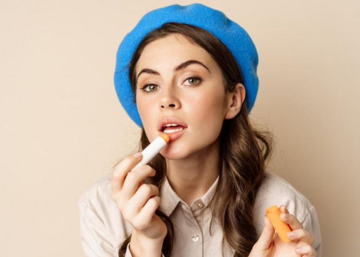 6 Merk Tinted Lip Balm untuk Mencerahkan Bibir yang Hitam, Bikin Cantik 