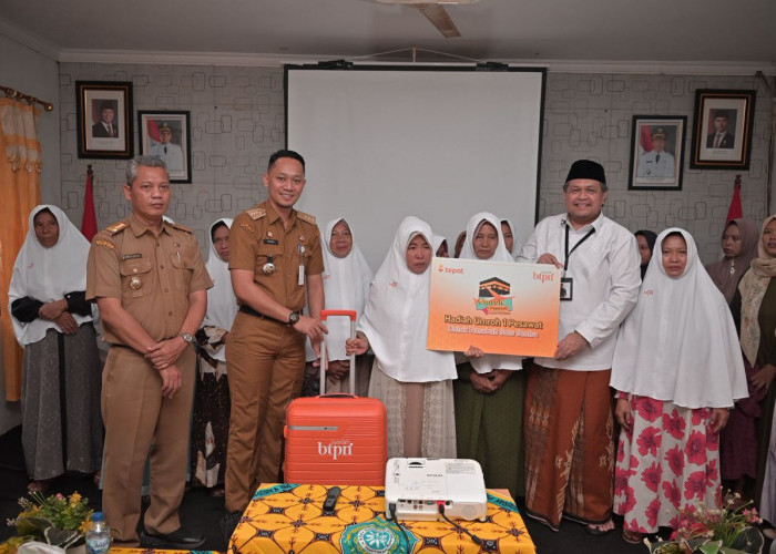 Kekompakan Sentra Sentul Satu BTPN Syariah di Batang Antar Sembilan Nasabah ke Tanah Suci