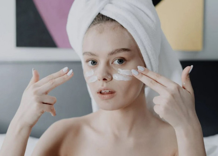 4 Produk Moisturizer untuk Mengatasi Garis Halus di Wajah, Rahasia Kulit Awet Muda